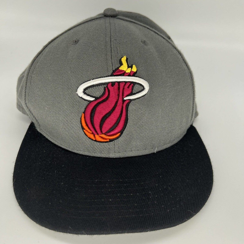 New Era 9fifty Miami Heat NBA Snapback Hat Grey Hardwood Classic